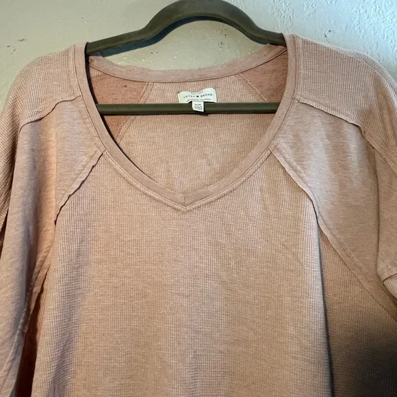 Y2K Lucky Brand Light Pink Wide V-Neck Sweater SZ M LongSleeve Top Blouse 2000s - Picture 5 of 9